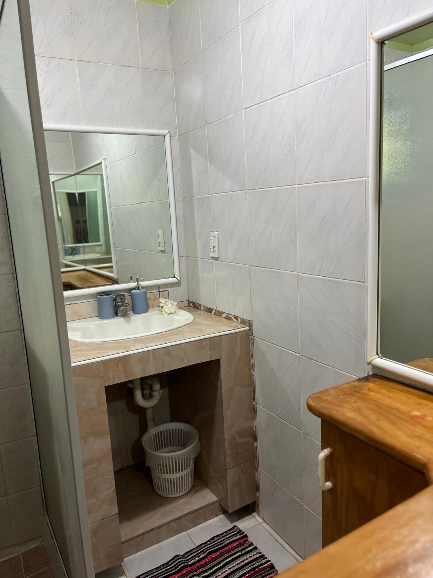 אברואה Sharnytas Guesthouse Air Conditioned מראה חיצוני תמונה